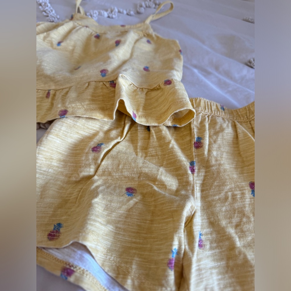 Oshkosh (4T) Outfit - Picture 2 of 5